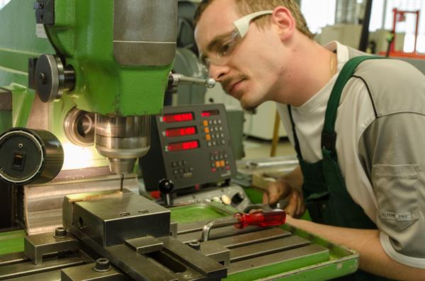 Lohnarbeit: HSC-/CNC-Fräsen - Startloch-, Senk- und Drahterodieren